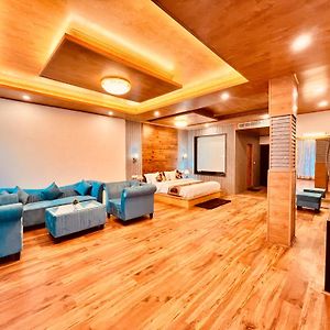 Rockland Cottage, Manali - Centrally Heated & Air Cooled Premium Rooms